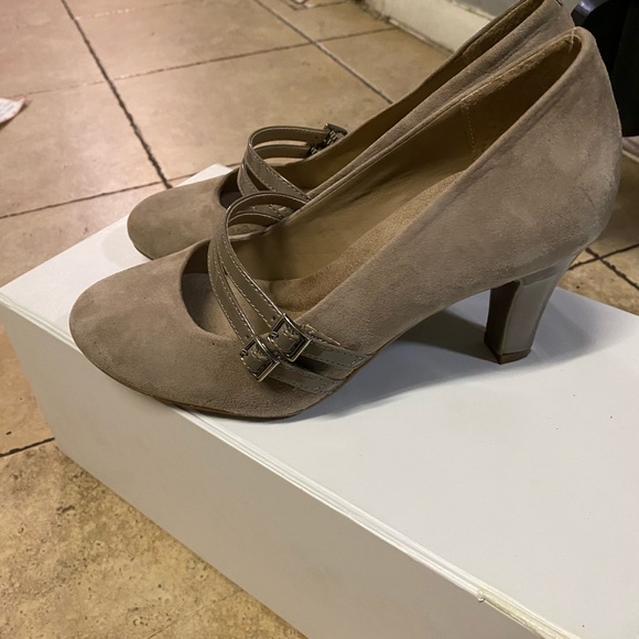 Can walk miles in these shoes! Super comfortable! - Picture 2 of 4